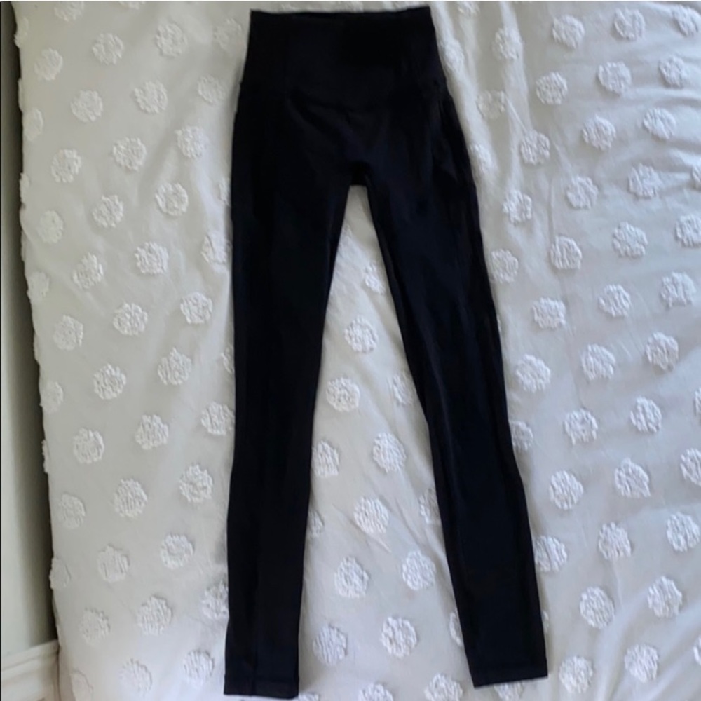 lululemon black leggings w/ pockets